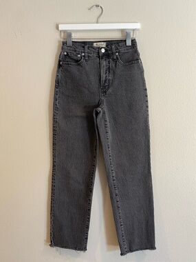 Madewell The Perfect Vintage Straight Jean in Lunar Washed Black Size 25 Raw Hem